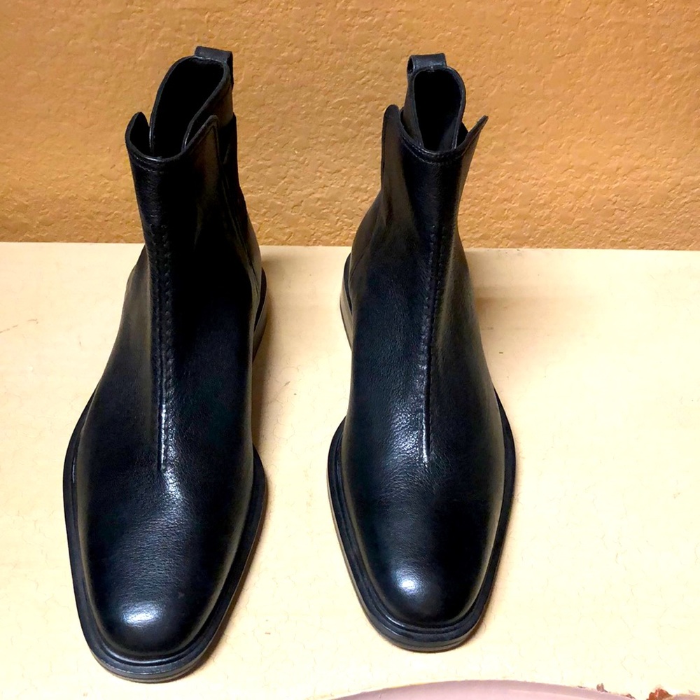 Cole Haan full leather boots with Nike Air soles